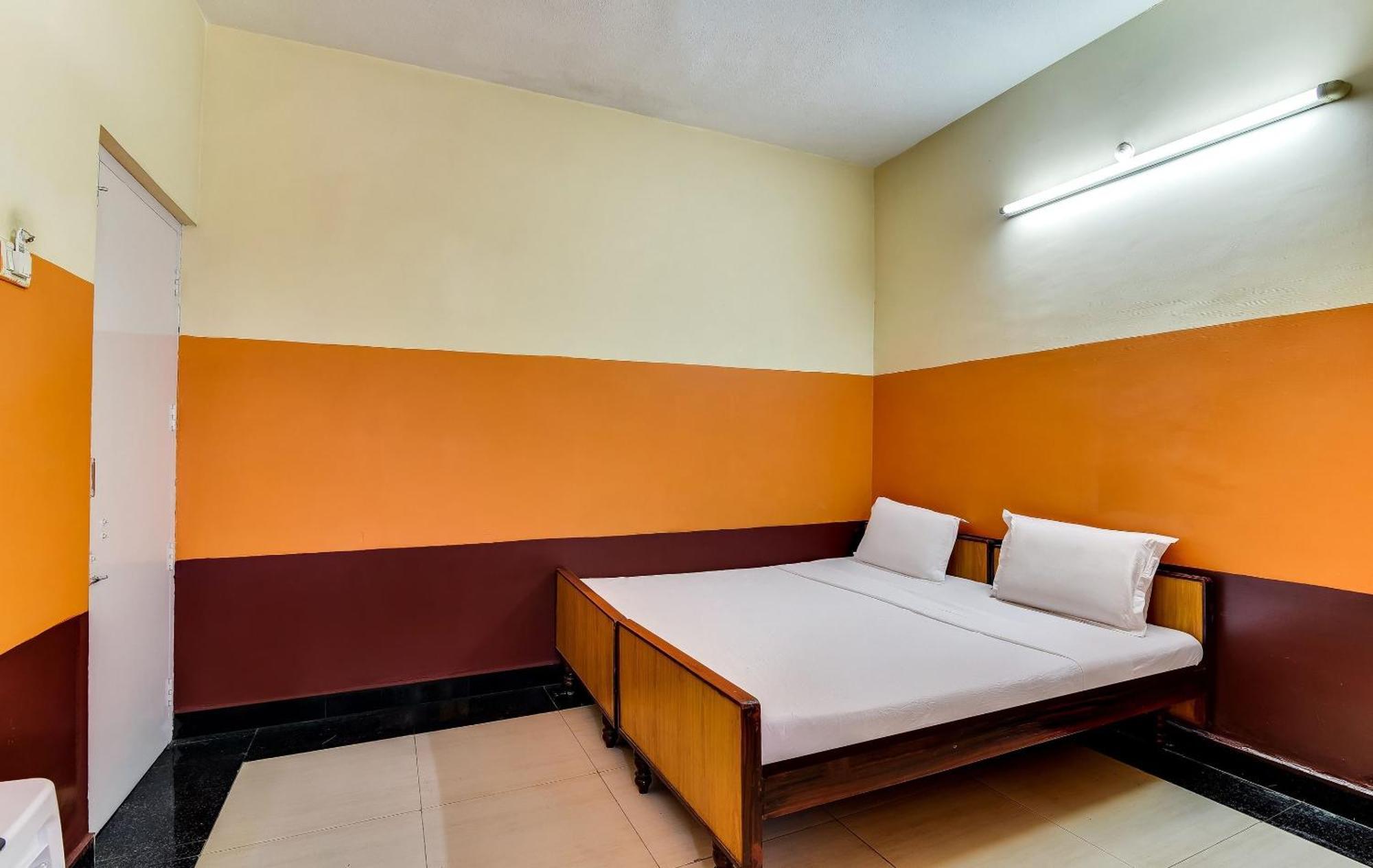 טירופאטי Hotel O Srinivasa Residency Lodge מראה חיצוני תמונה