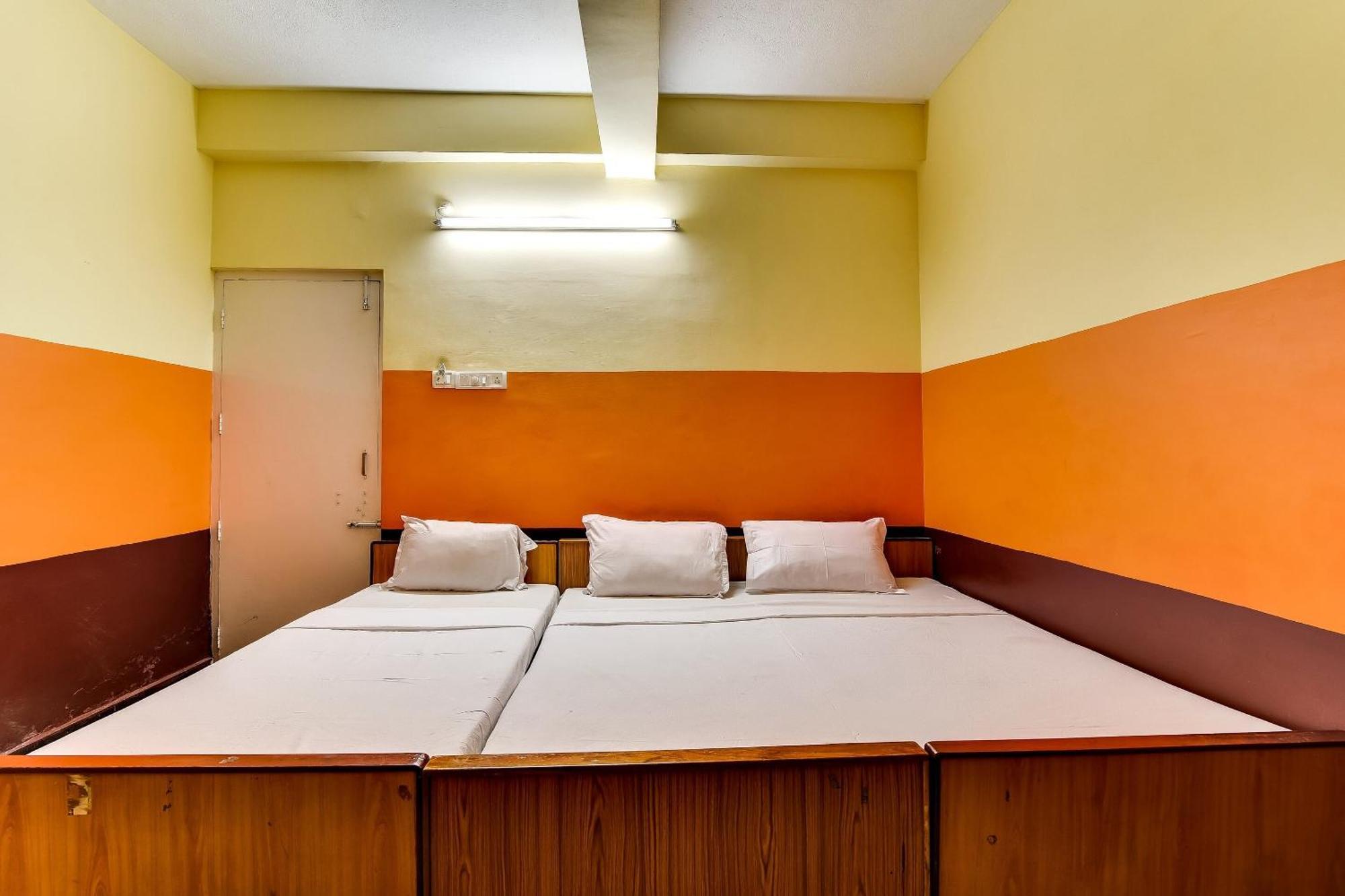 טירופאטי Hotel O Srinivasa Residency Lodge מראה חיצוני תמונה